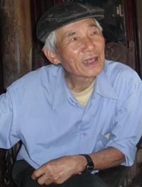 Ông[-]Nguyễn[-]Hữu[-]Châu.